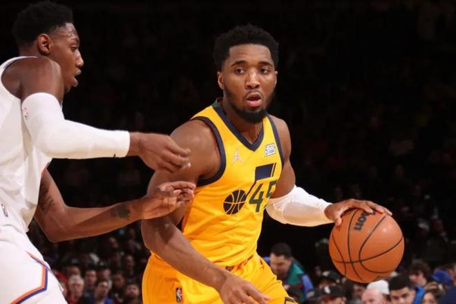 再次展现出 再次展现出