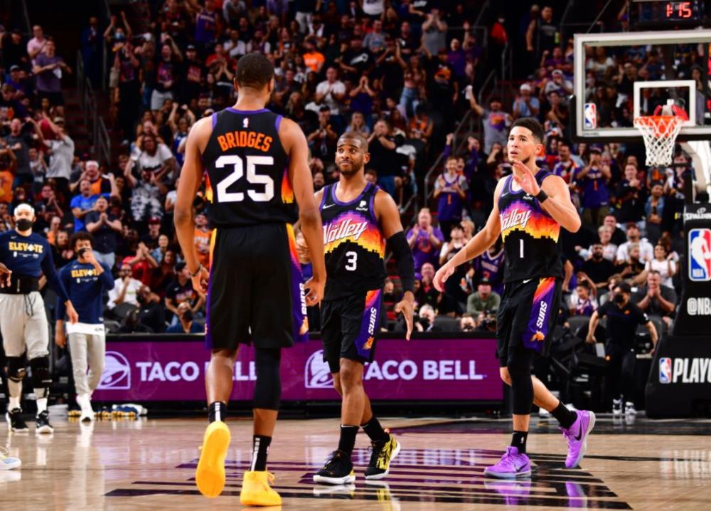 在与强敌对 在与强敌对